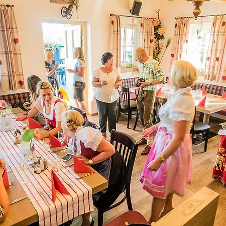 Siri's Einkehr Guest house Sankt Georgen im Attergau